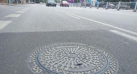 How to extend the service life of manhole cover?
