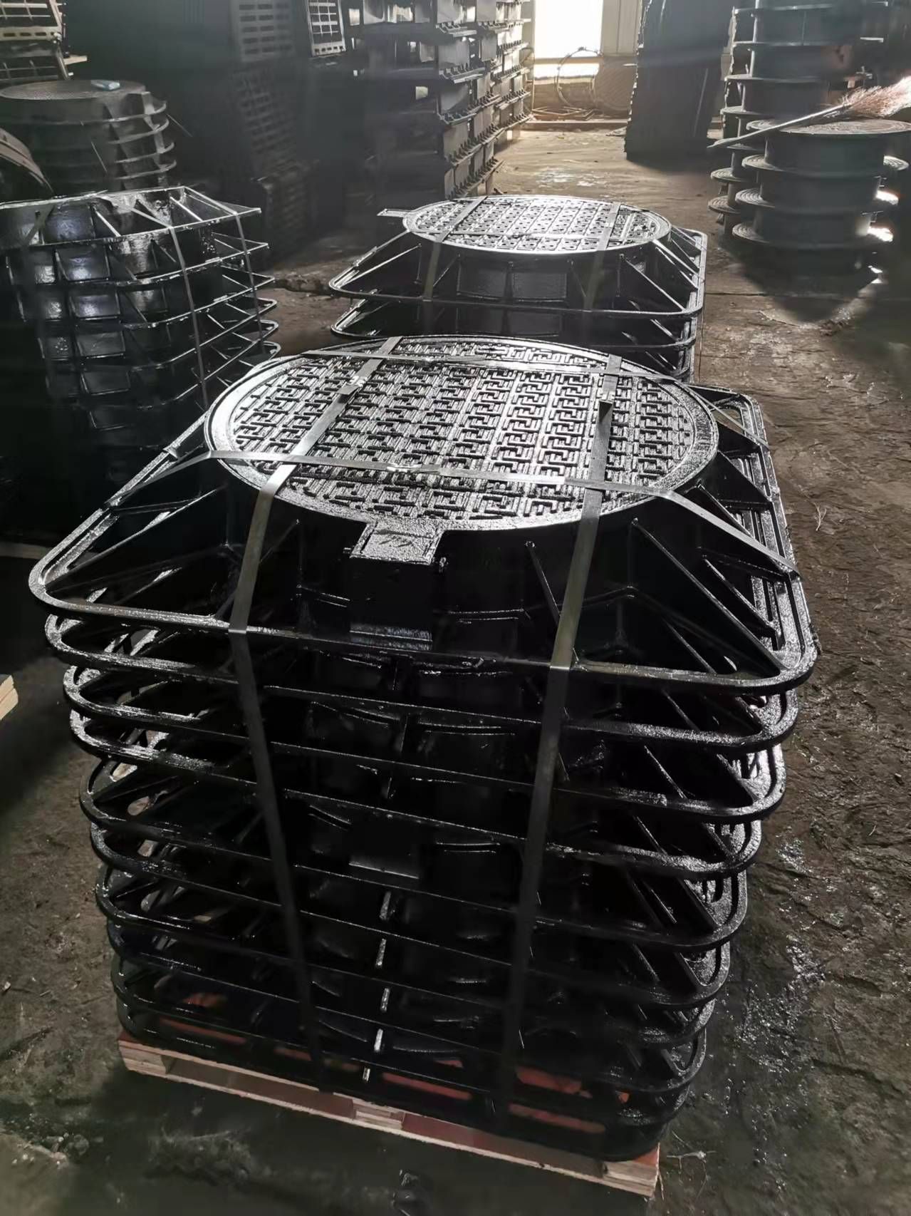wicker garbage can with lid